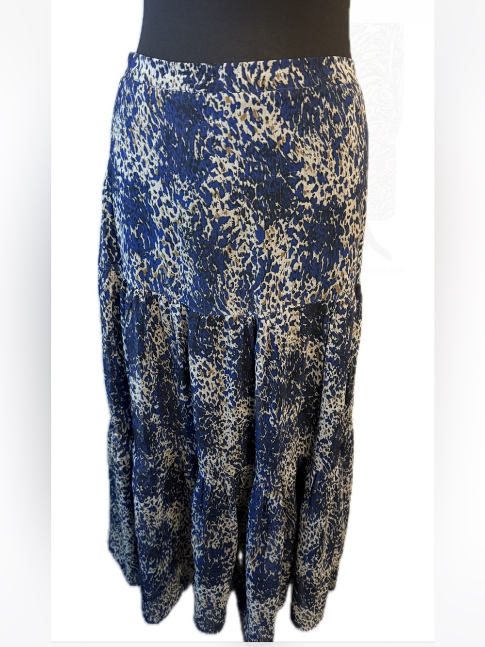 Womens size large blue Printed Tiered Maxi Skirt